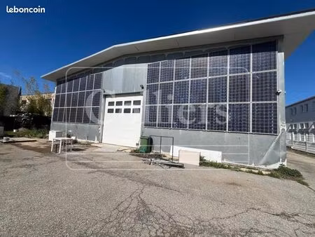 local industriel 500 m²