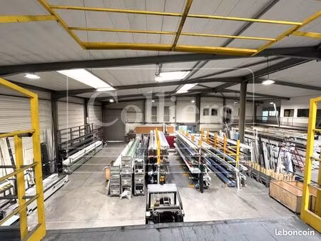 local industriel 2 225 m²