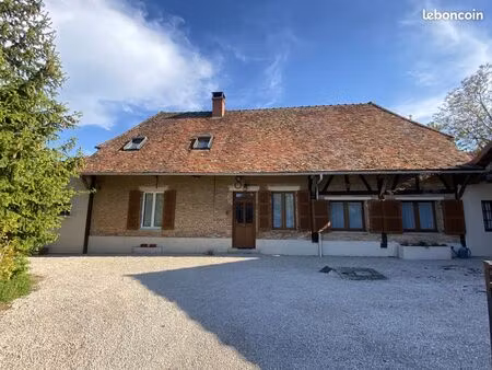 maison 6 pièces 235 m²