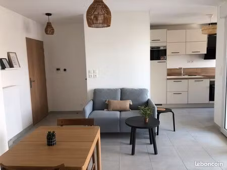 appartement t2 41 m2 meublé avec terrasse