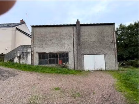 garage  ou dépôt  box  libre de suite  montceau-les-mines
