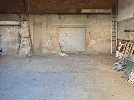 dépôt/garage en location