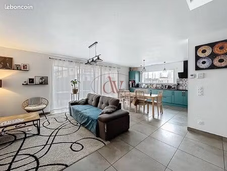 villa 4 pièces 111 m²