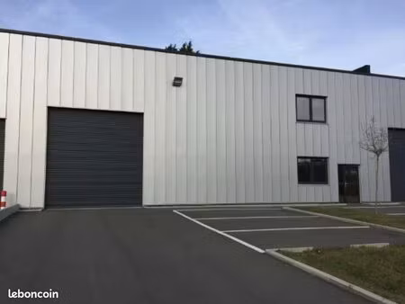 local industriel 330 m²
