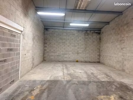 local commercial ou entrepôt à lespinasse