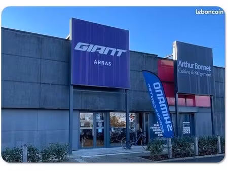 local commercial 437 m²