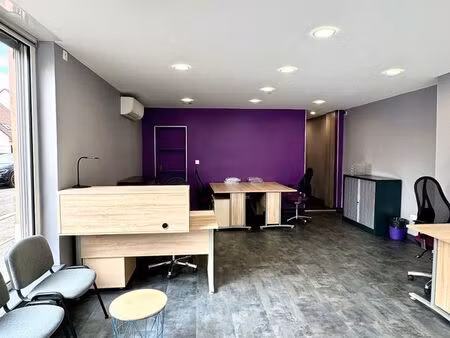 a louer local commercial 65 m² avec vitrines