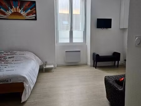 confortable t2  aucun travaux à prévoir  cité des congrès