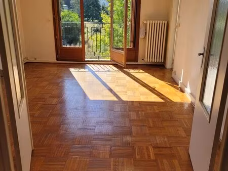 studio. bon plan investisseur