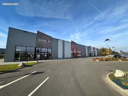 à louer - local commercial de 250 m2 - herlin-le-sec
