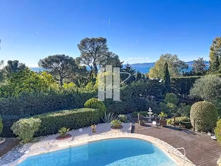 maison de luxe avec vue sur mer à vendre à saint-raphaël : 1 140 000 € | 184m²