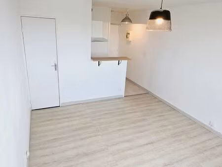 studio 25 m² lumineux – parking privé – fibre – proche ifsi et hôpital