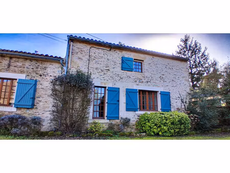 maison à vendre à bazoges-en-pareds (85390) - vendée
