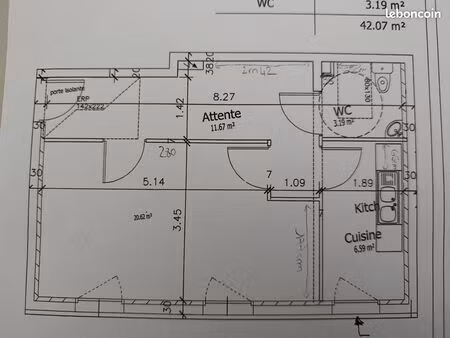 local professionnel / commercial 42 m² – centre-ville de bourgoin-jallieu – idéal activité