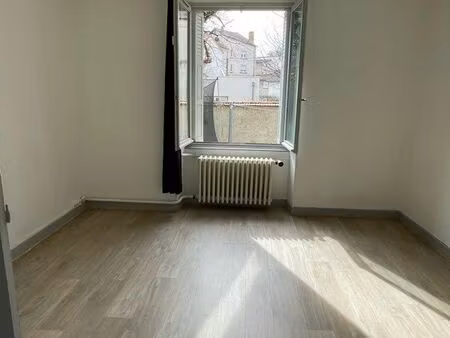 appartement f3 rez de chaussée