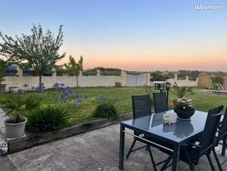 jolie maison en pierre rénovée sur les hauteurs