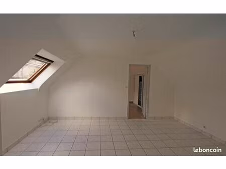 plouay centre - a louer t2 au calme