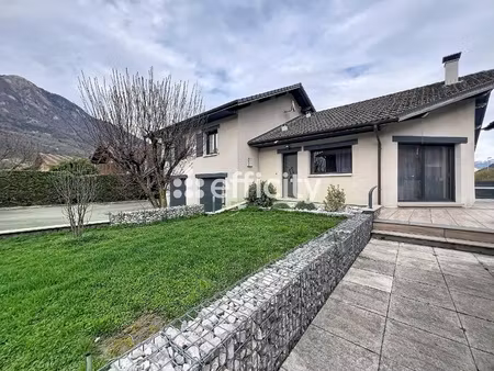 maison 5 pièces - 180 m²