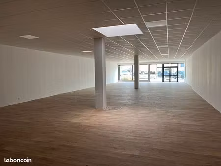 local commercial 421 m² lorient