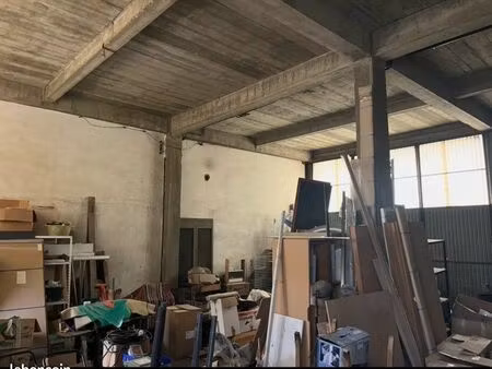 grand local box garage dépôt 124 m2