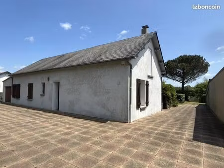 vieillevigne: grande propriété avec maison et grandes dépendances sur 5 223 m² de terrain