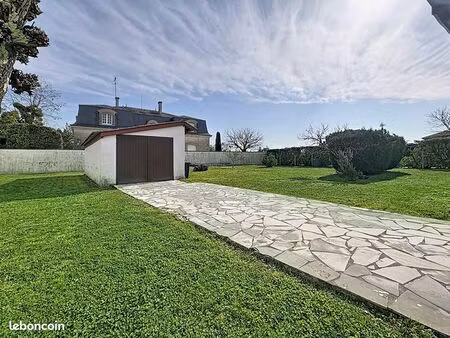 terrain 5 pièces 96 m²