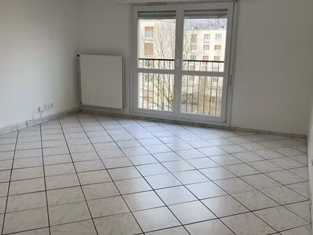 studio 30m2 - proche nancy centre - disponible immédiatement