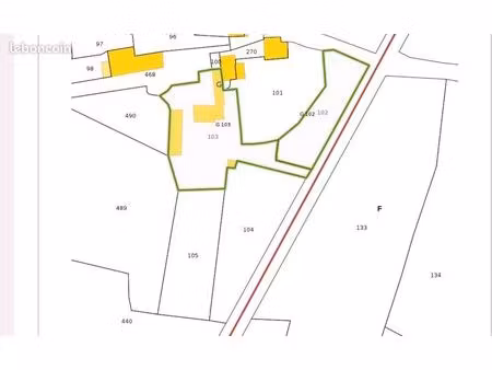 maison a restaurer sur grand terrain dans petit hameau