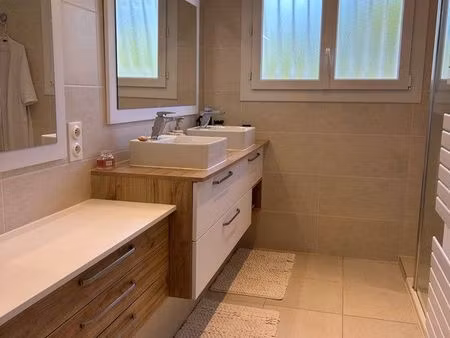 maison de plain-pied avec garage secteur calme proche de bordeaux