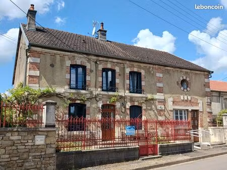 ? grande maison de caractère avec beaux volumes – fort potentiel ◊ hortes