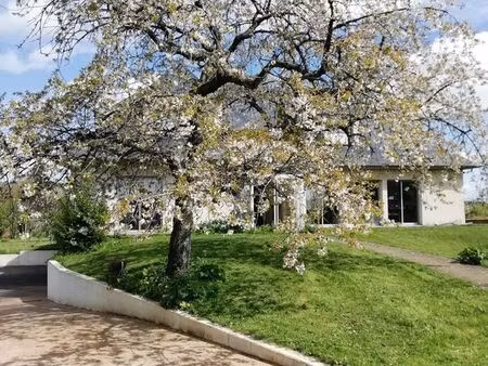 lèves spacieuse maison