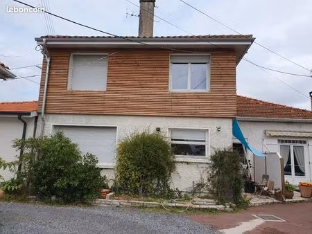 location maison de ville 3 chambres avec terrasse