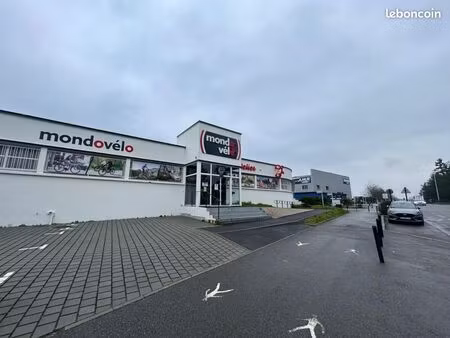 local commercial 962 m²