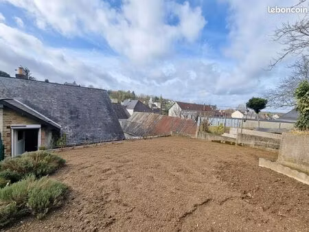 maison de ville à rénover – garage - terrain - fort potentiel – proche gare et halage