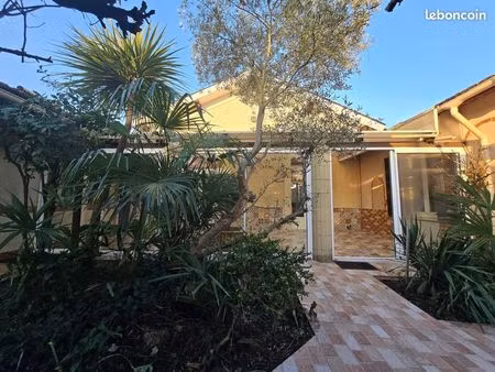 talence – rare  emplacement idéal  maison atypique avec jardin et garage – fort potentiel