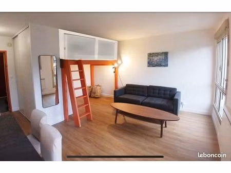 hypercentre - lumineux t1 bis 34 m2 avec vue sur le chateau des ducs + parking sous terrai