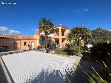 maison contemporaine 8 pièces 202m²