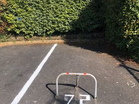 deux places de parkings à louer à bassens