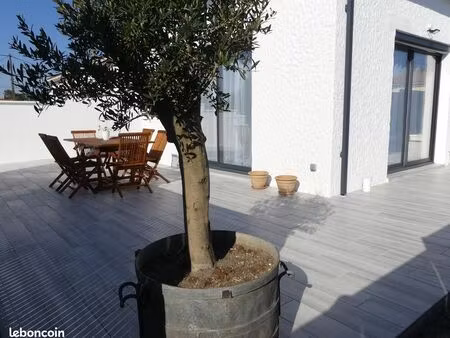 maison de standing meublée climatisée  2 chambres  séjour us  jardin  quartier gajac au ca