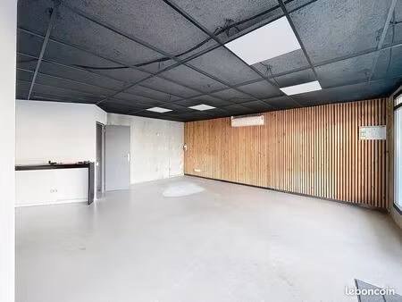 local 113 m² talence