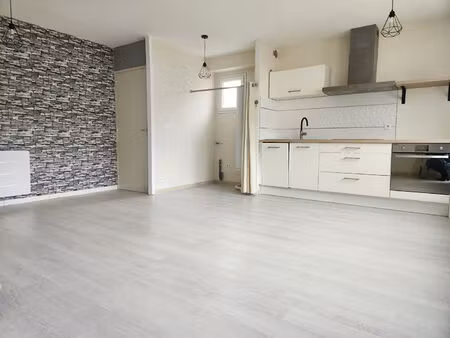 location appartement 3 pièces 61 m² à lannilis (29870)