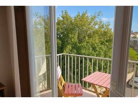 appartement t3 loué – rentabilité immédiate – garage + cave – la roche