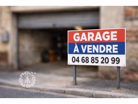 palau del vidre - grand garage fermé à vendre