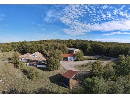 belmont sainte foi - propriété 4 pièce(s) 143 m² avec dépendances -