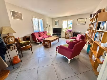 à 20 kms de roanne - maison de plain-pied de 126 m2 habitable sur 882 m2 de terrain clos e