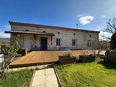 maison 182 m2 habitables  4464 m2 de terrain  piscine et dep
