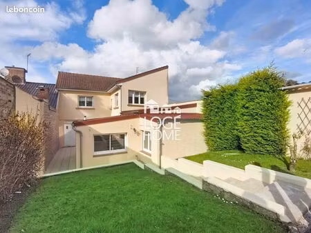 maison 8 pièces 150 m²