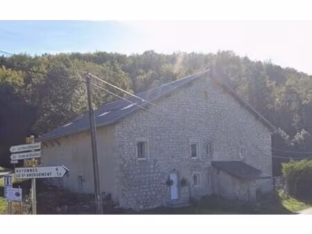 location maison  89 m² t-4 à le grand-abergement  820 €