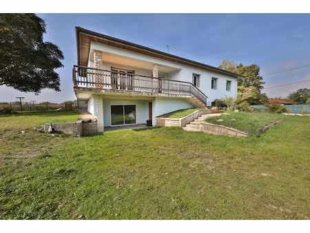 vente maison 6 pièces 114 m² à montrevel-en-bresse (01340)  199 000 €