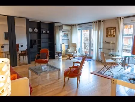 t4 110m2 en duplex dans un immeuble de standing